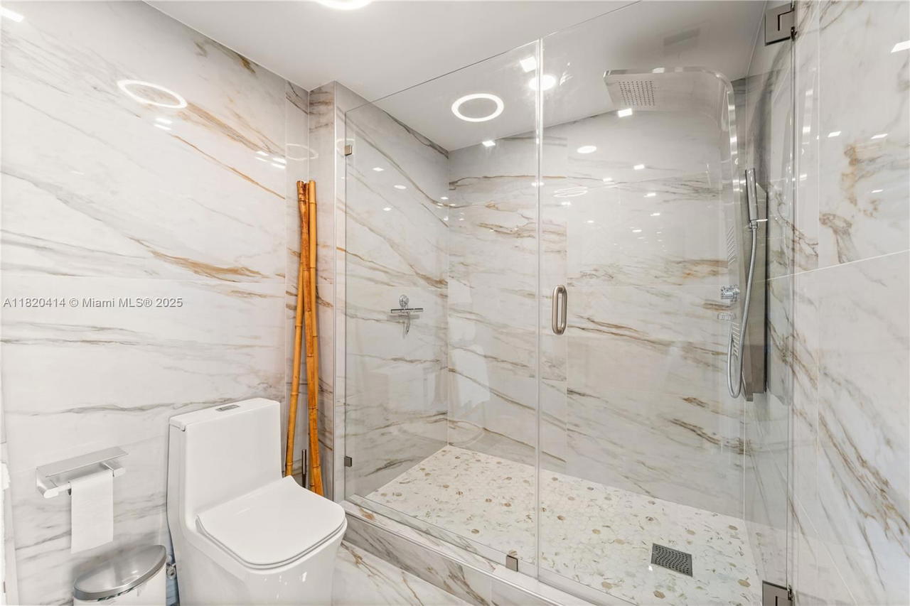 Real estate property located at 601 36th St #1504, Miami-dade, Blue Condo, Miami, FL