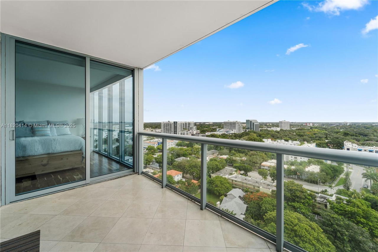 Real estate property located at 601 36th St #1504, Miami-dade, Blue Condo, Miami, FL