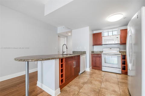 Real estate property located at 7280 89th St D501, Miami-dade, Downtown Dadeland Condo N, Miami, FL