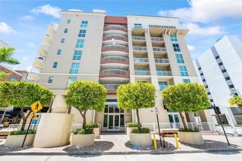 Real estate property located at 7280 89th St D501, Miami-dade, Downtown Dadeland Condo N, Miami, FL