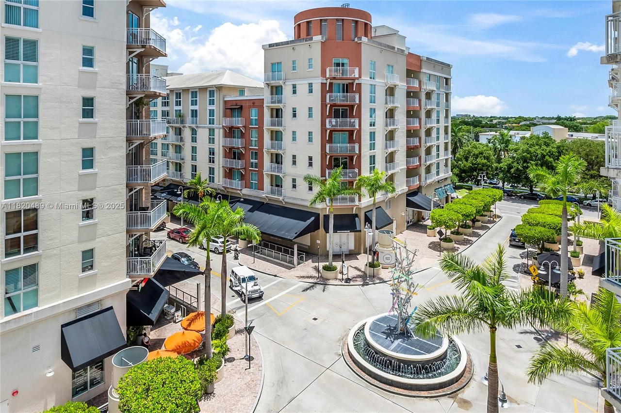 Real estate property located at 7280 89th St D501, Miami-dade, Downtown Dadeland Condo N, Miami, FL