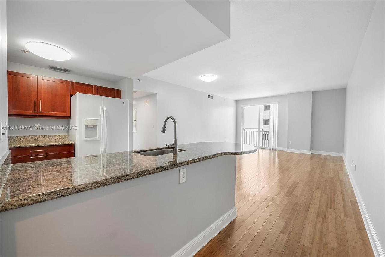 Real estate property located at 7280 89th St D501, Miami-dade, Downtown Dadeland Condo N, Miami, FL