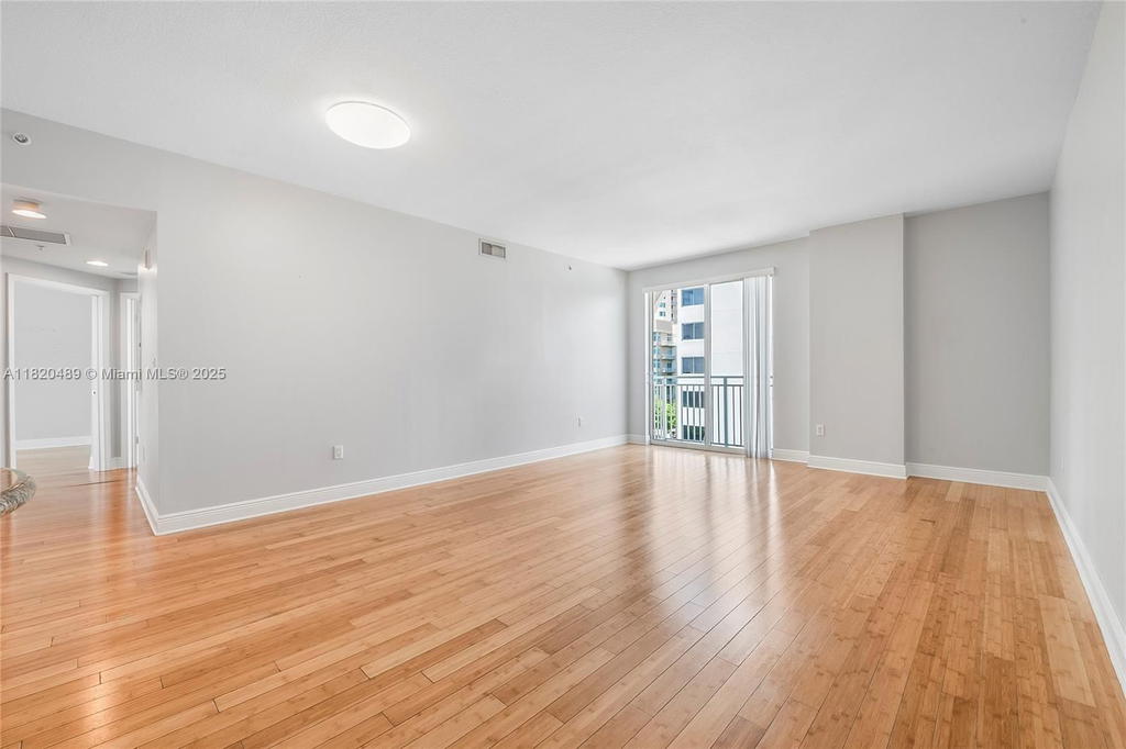 Real estate property located at 7280 89th St D501, Miami-dade, Downtown Dadeland Condo N, Miami, FL