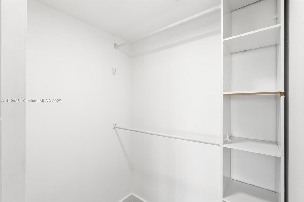 Real estate property located at 31 5th St #707, Miami-dade, Brickell On The River N T, Miami, FL