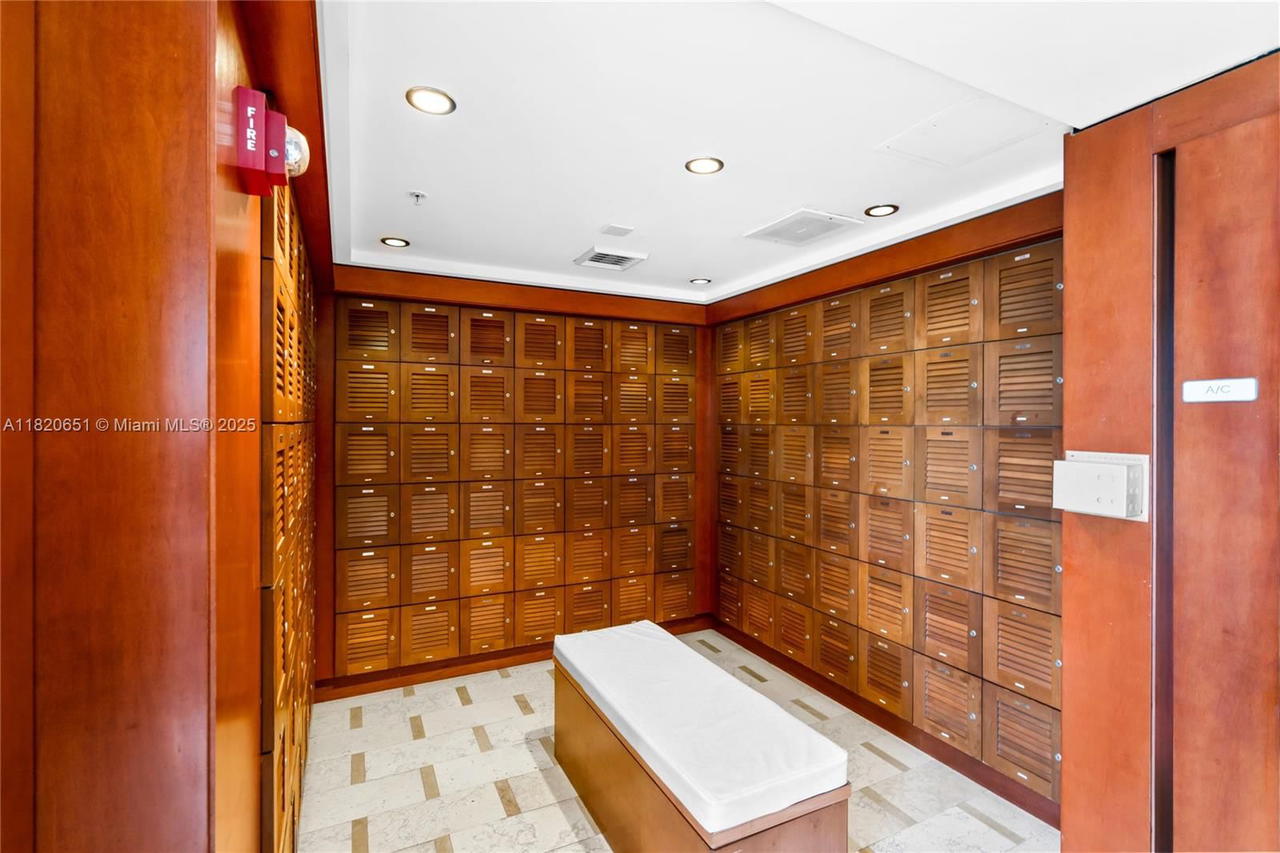 Real estate property located at 31 5th St #707, Miami-dade, Brickell On The River N T, Miami, FL