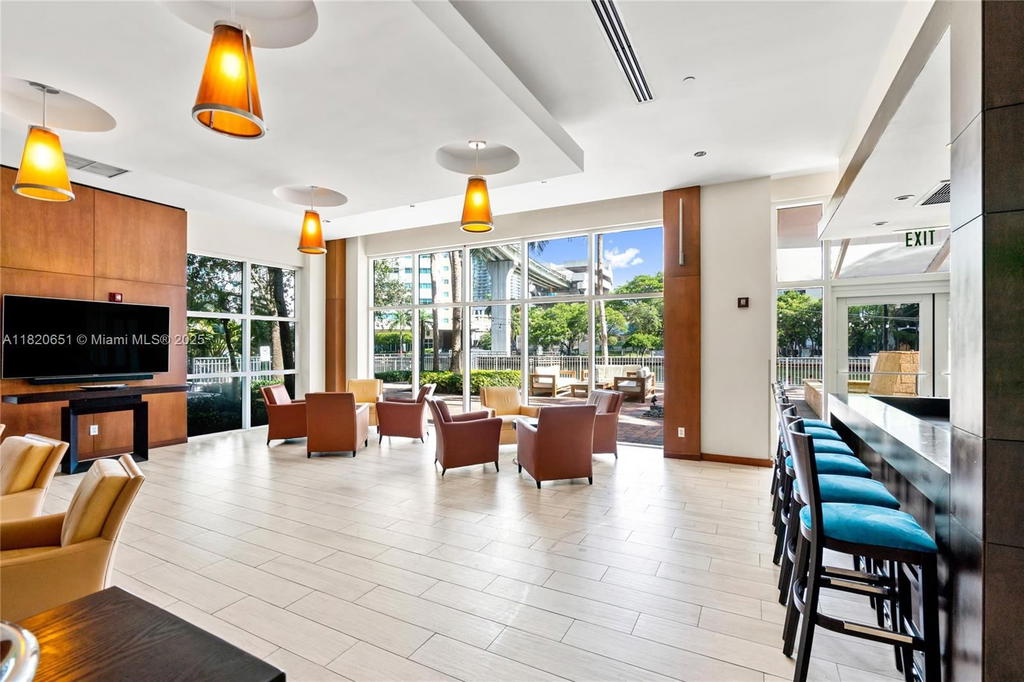 Real estate property located at 31 5th St #707, Miami-dade, Brickell On The River N T, Miami, FL