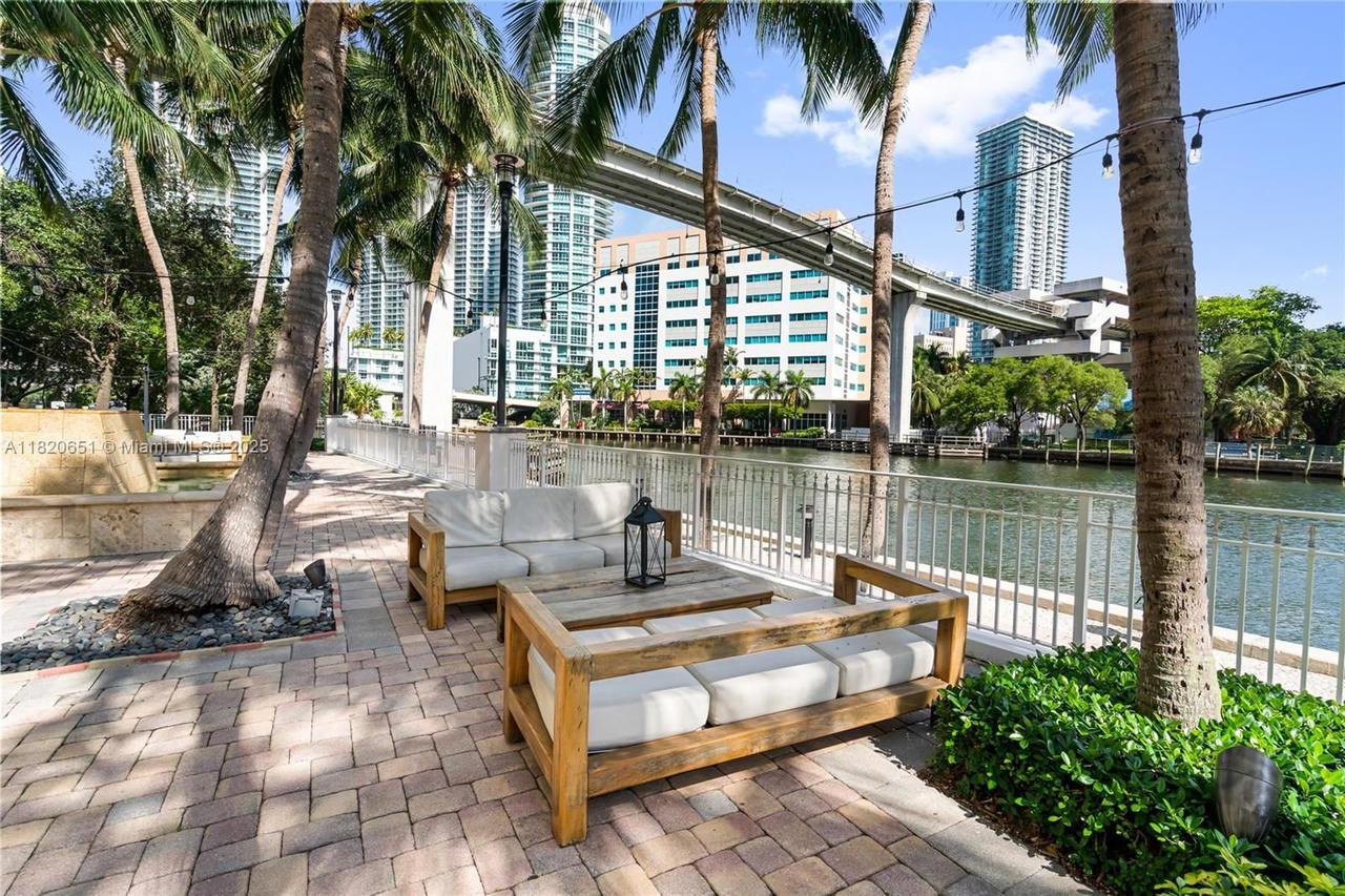 Real estate property located at 31 5th St #707, Miami-dade, Brickell On The River N T, Miami, FL