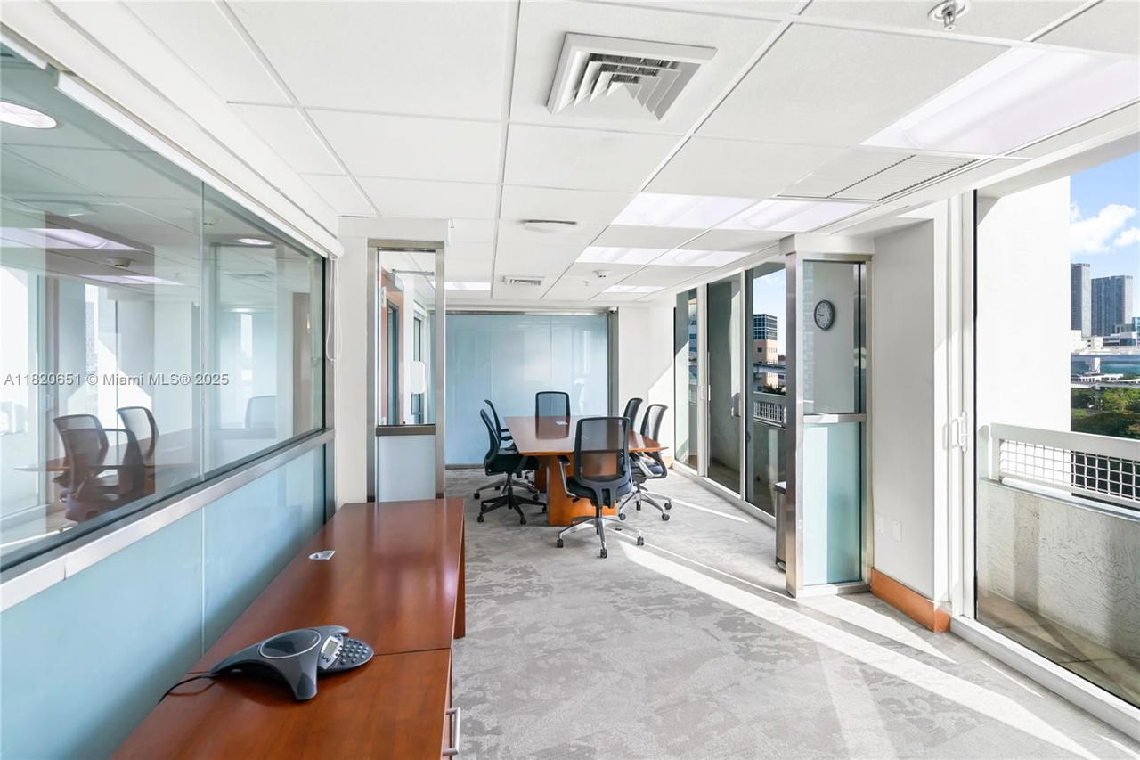 Real estate property located at 31 5th St #707, Miami-dade, Brickell On The River N T, Miami, FL