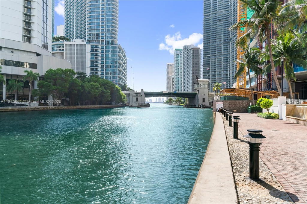 Real estate property located at 31 5th St #707, Miami-dade, Brickell On The River N T, Miami, FL