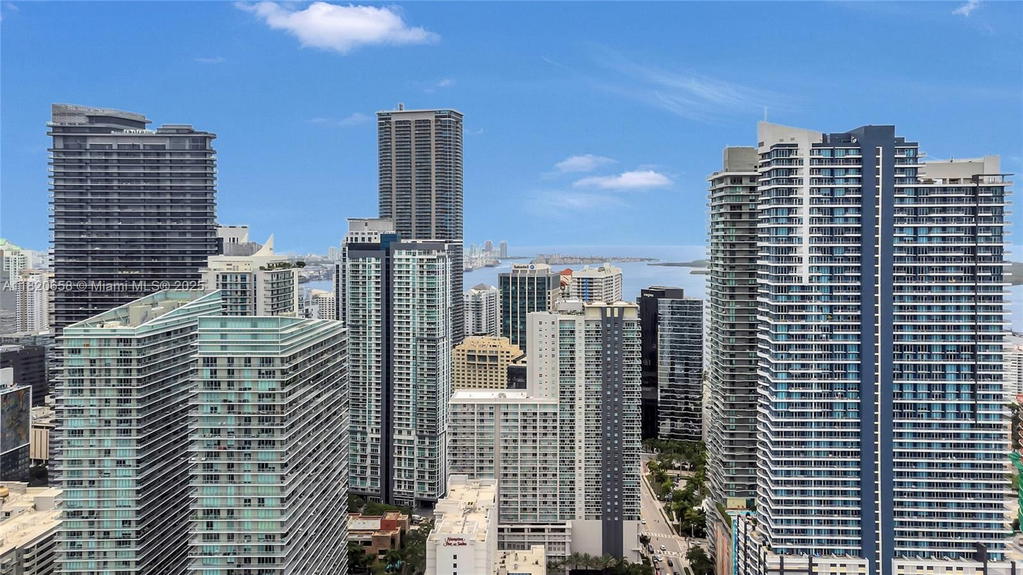 Real estate property located at 1250 Miami Ave #2210, Miami-dade, Vue At Brickell Condo, Miami, FL