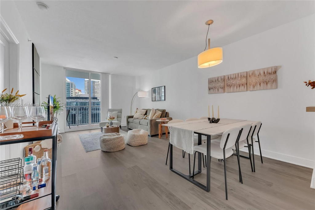 Real estate property located at 1250 Miami Ave #2210, Miami-dade, Vue At Brickell Condo, Miami, FL