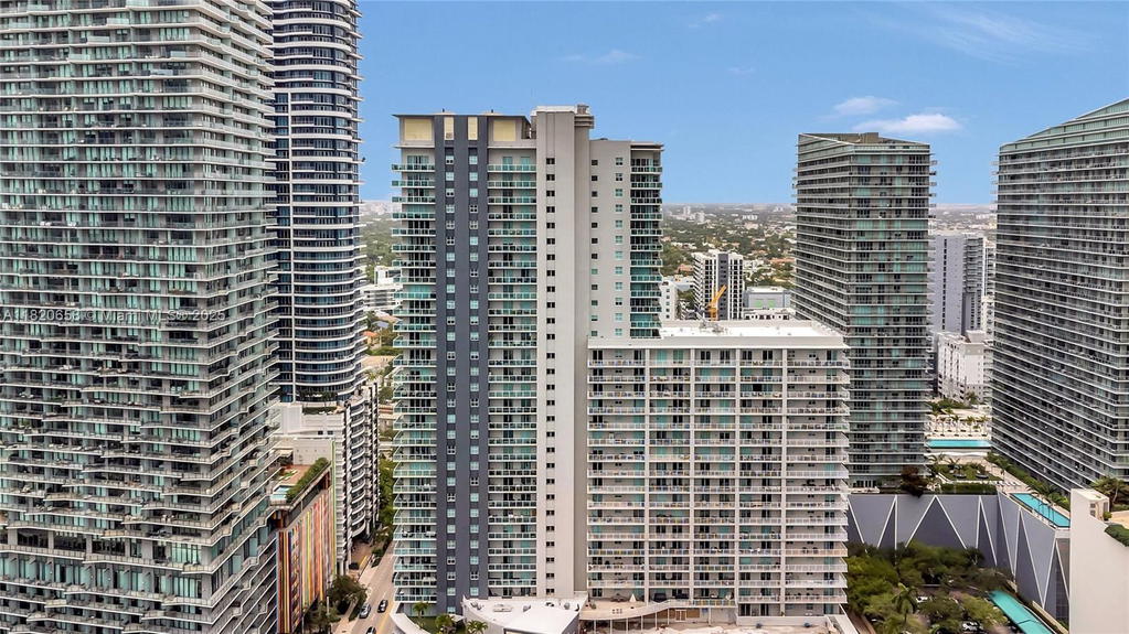 Real estate property located at 1250 Miami Ave #2210, Miami-dade, Vue At Brickell Condo, Miami, FL