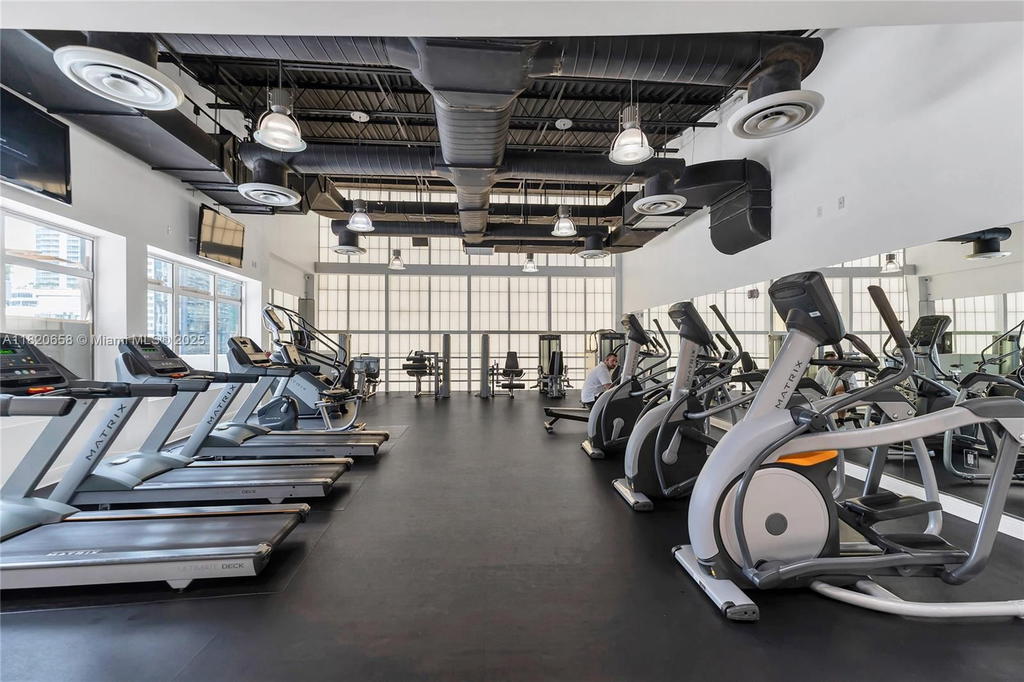 Real estate property located at 1250 Miami Ave #2210, Miami-dade, Vue At Brickell Condo, Miami, FL