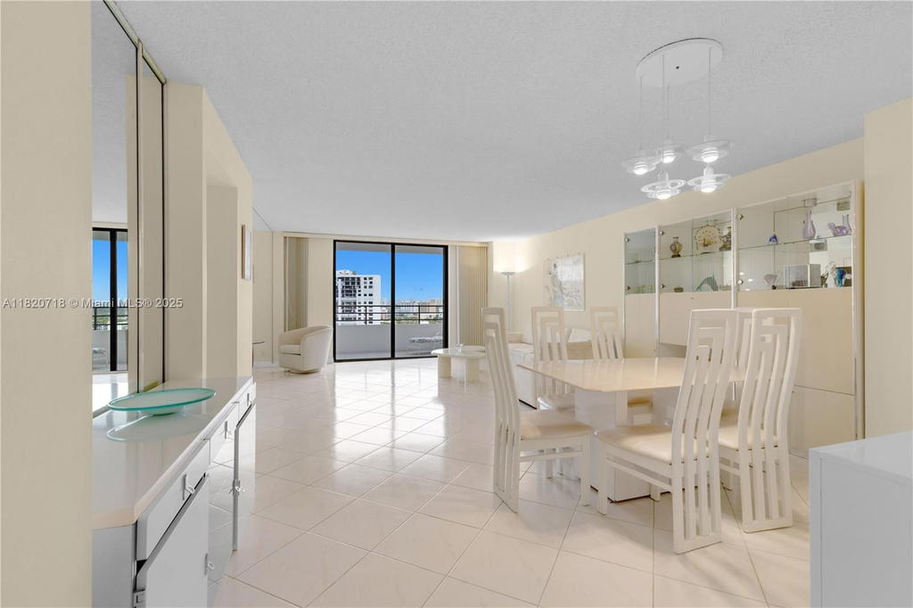 Real estate property located at 2500 PARKVIEW DRIVE #1717, Broward, Olympus Condo, Hallandale Beach, FL
