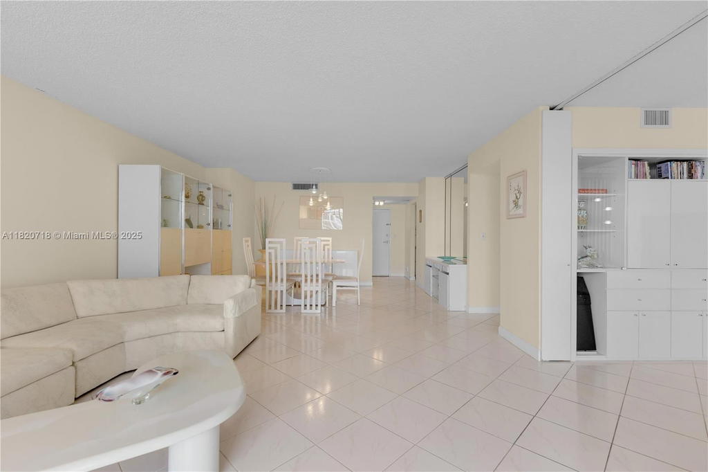 Real estate property located at 2500 PARKVIEW DRIVE #1717, Broward, Olympus Condo, Hallandale Beach, FL