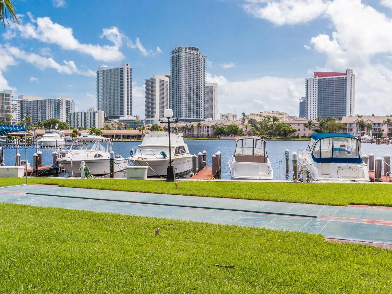 Real estate property located at 2500 PARKVIEW DRIVE #1717, Broward, Olympus Condo, Hallandale Beach, FL