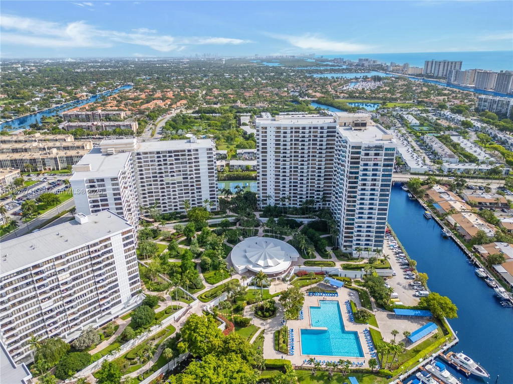 Real estate property located at 2500 PARKVIEW DRIVE #1717, Broward, Olympus Condo, Hallandale Beach, FL