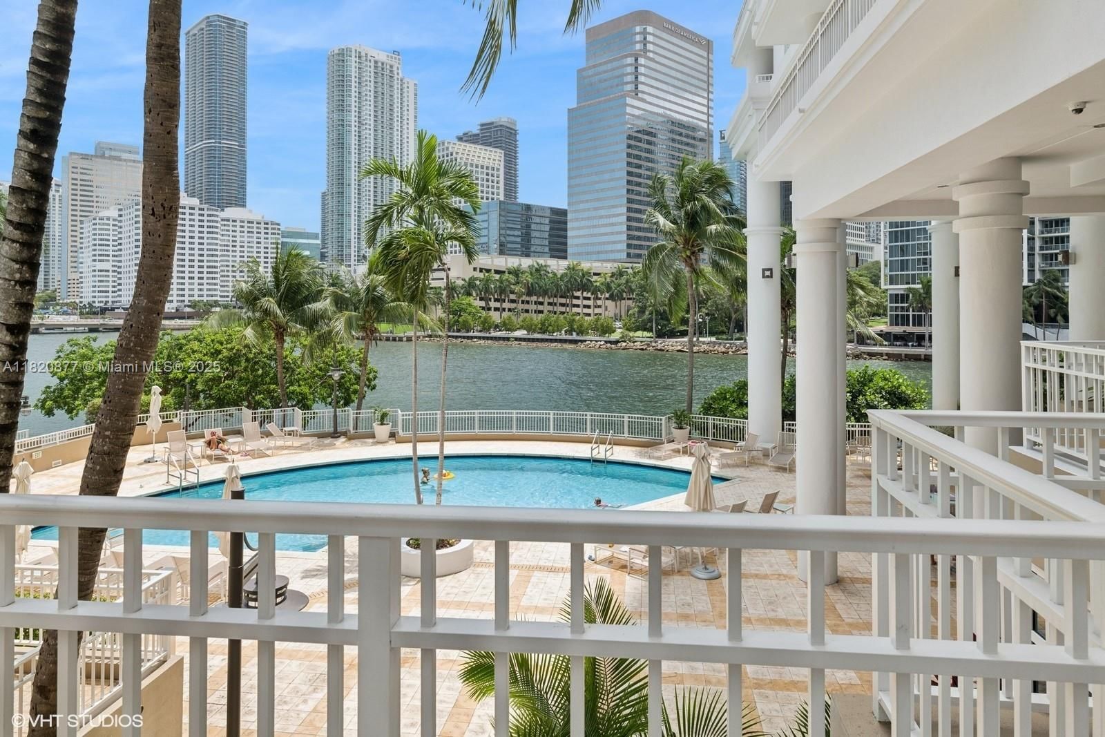 Real estate property located at 801 Brickell Key Blvd #2202, Miami-dade, Courts Brickell Key Condo, Miami, FL