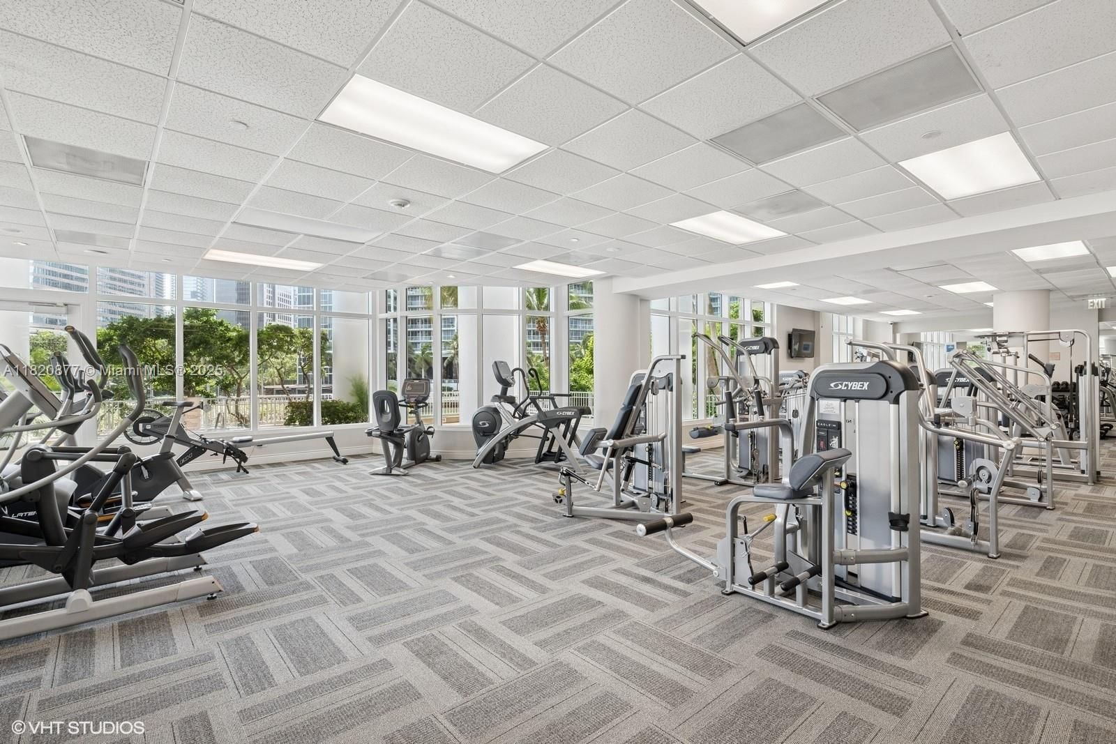Real estate property located at 801 Brickell Key Blvd #2202, Miami-dade, Courts Brickell Key Condo, Miami, FL