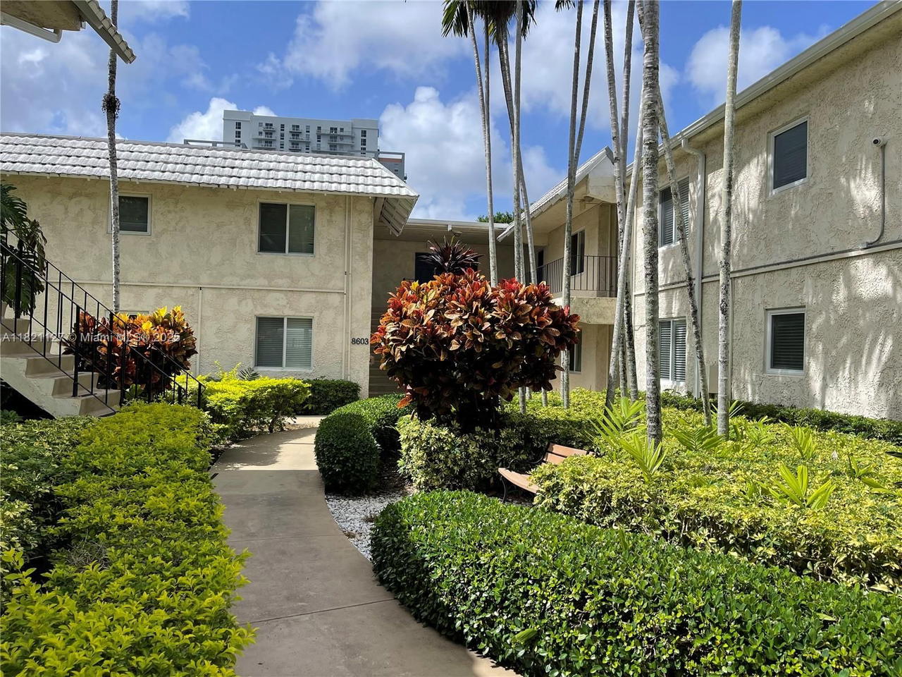Real estate property located at 8603 68th Ct #27, Miami-dade, Monterey Gardens Of Pinec, Pinecrest, FL