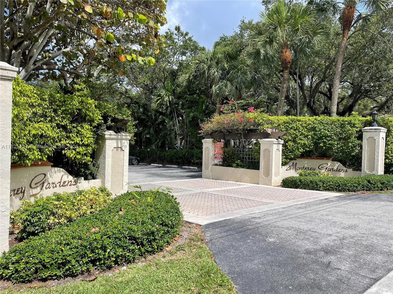 Real estate property located at 8603 68th Ct #27, Miami-dade, Monterey Gardens Of Pinec, Pinecrest, FL