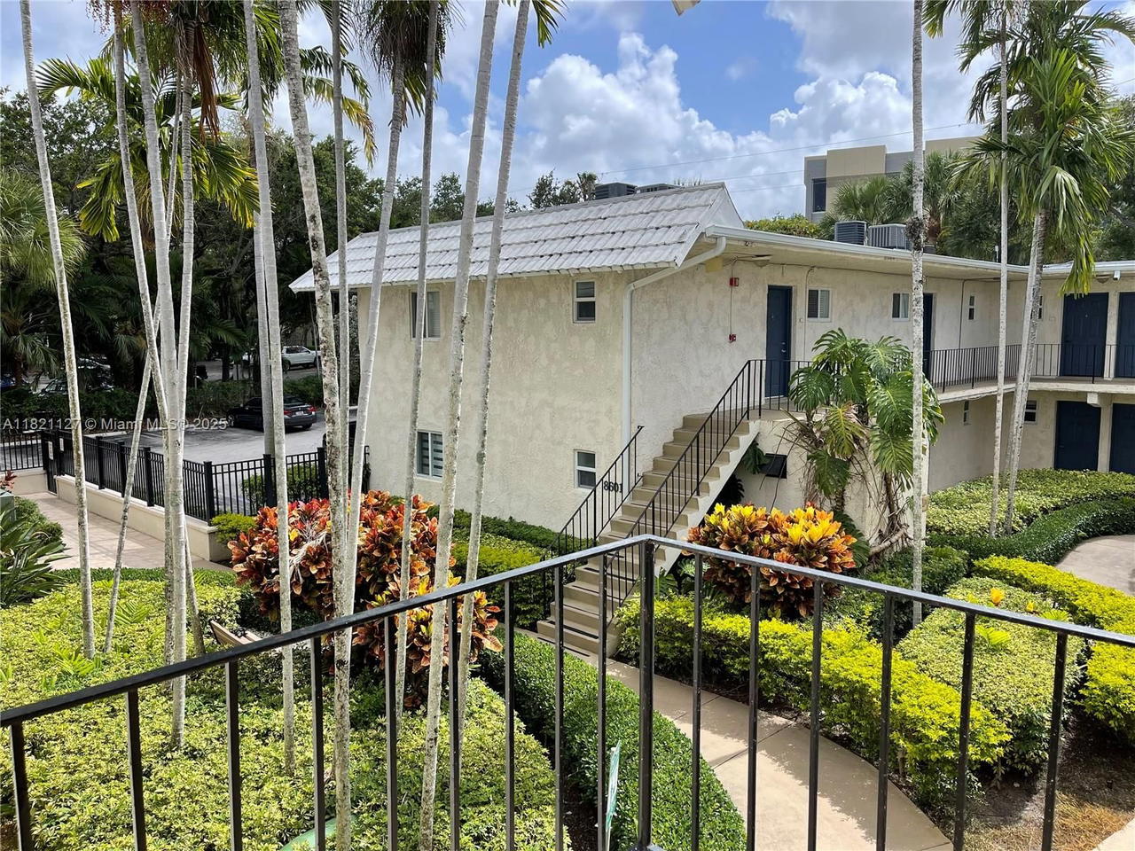 Real estate property located at 8603 68th Ct #27, Miami-dade, Monterey Gardens Of Pinec, Pinecrest, FL