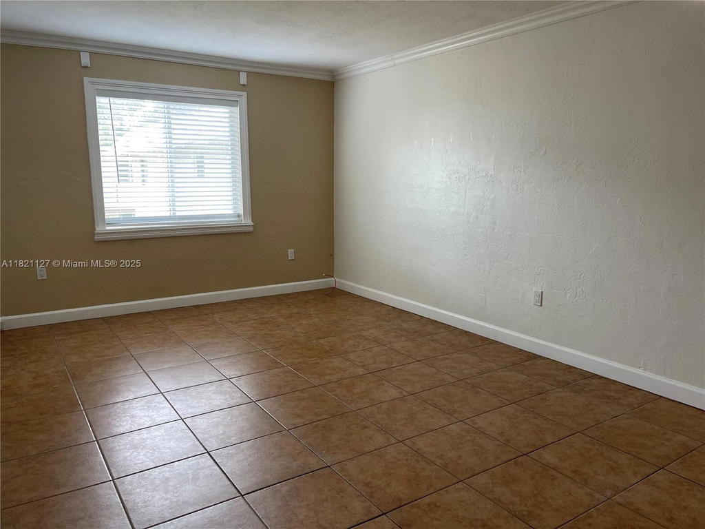 Real estate property located at 8603 68th Ct #27, Miami-dade, Monterey Gardens Of Pinec, Pinecrest, FL