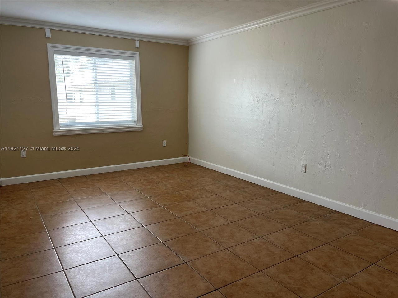 Real estate property located at 8603 68th Ct #27, Miami-dade, Monterey Gardens Of Pinec, Pinecrest, FL