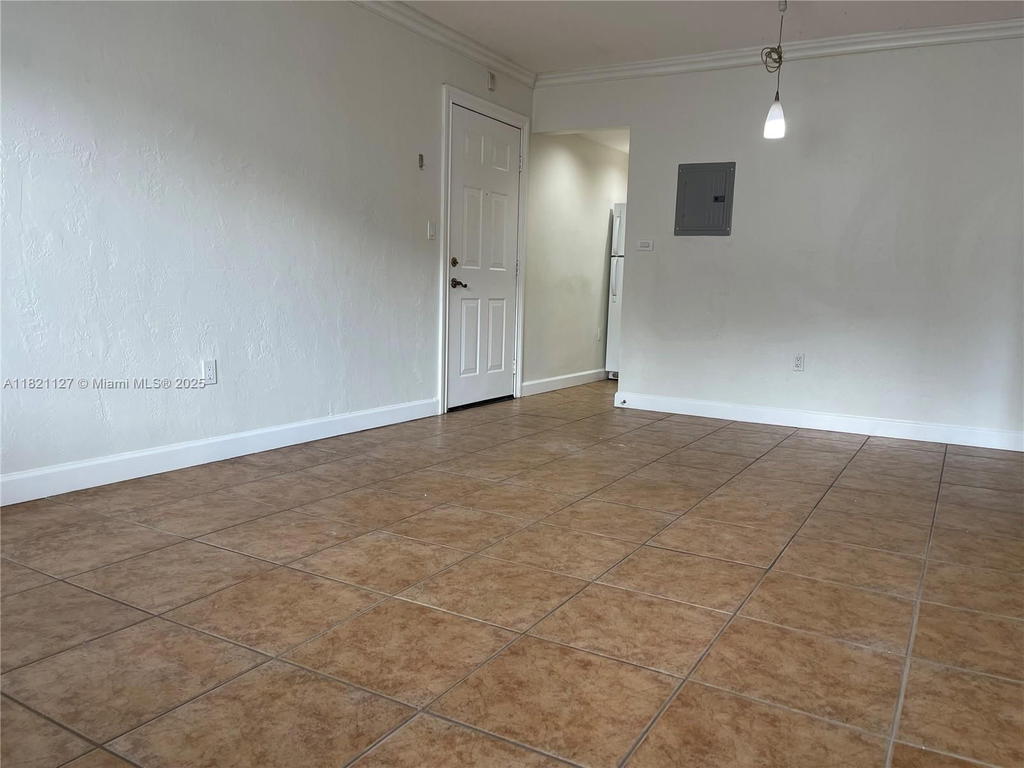 Real estate property located at 8603 68th Ct #27, Miami-dade, Monterey Gardens Of Pinec, Pinecrest, FL