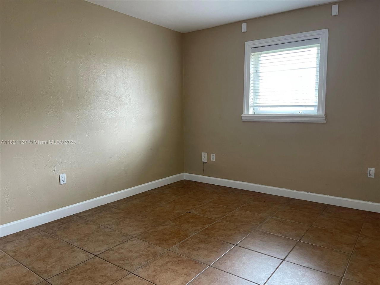 Real estate property located at 8603 68th Ct #27, Miami-dade, Monterey Gardens Of Pinec, Pinecrest, FL