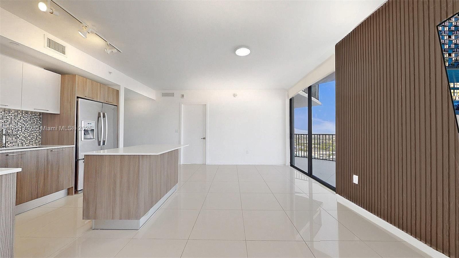 Real estate property located at 5300 85th Ave #1701, Miami-dade, 5252 Paseo Condo, Doral, FL