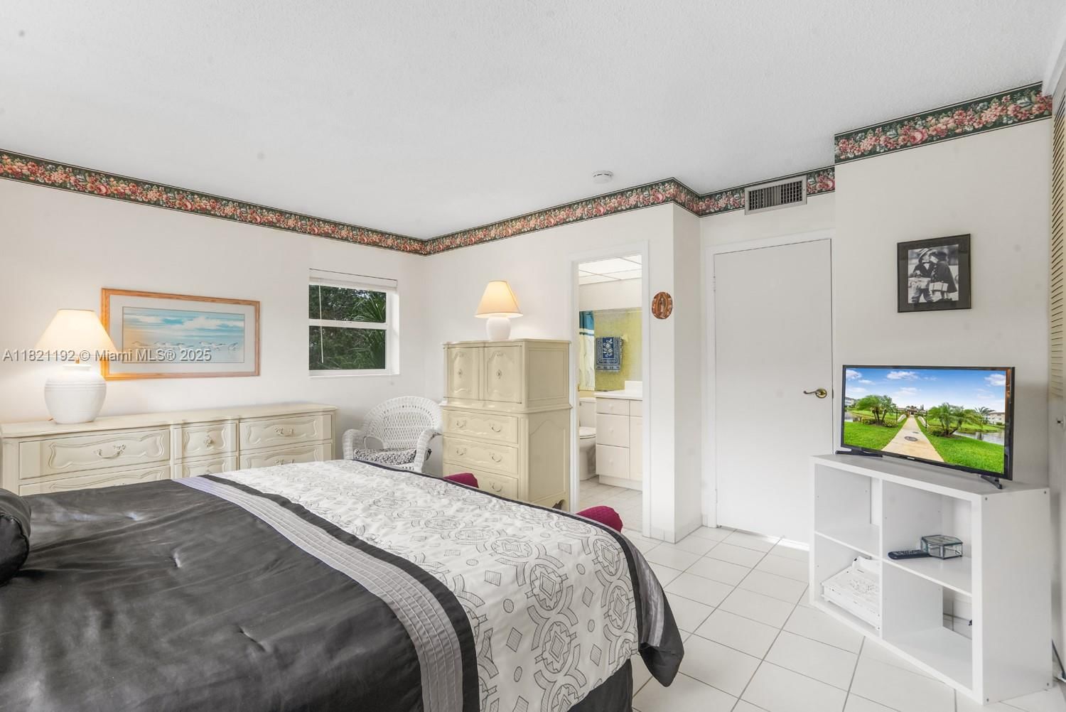 Real estate property located at 4706 36th St #616, Broward, Seagrape Gardens Condo, Lauderdale Lakes, FL