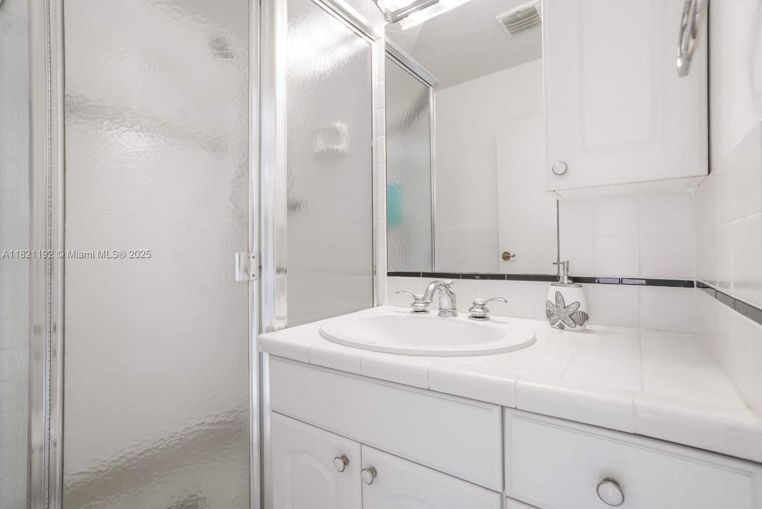 Real estate property located at 4706 36th St #616, Broward, Seagrape Gardens Condo, Lauderdale Lakes, FL