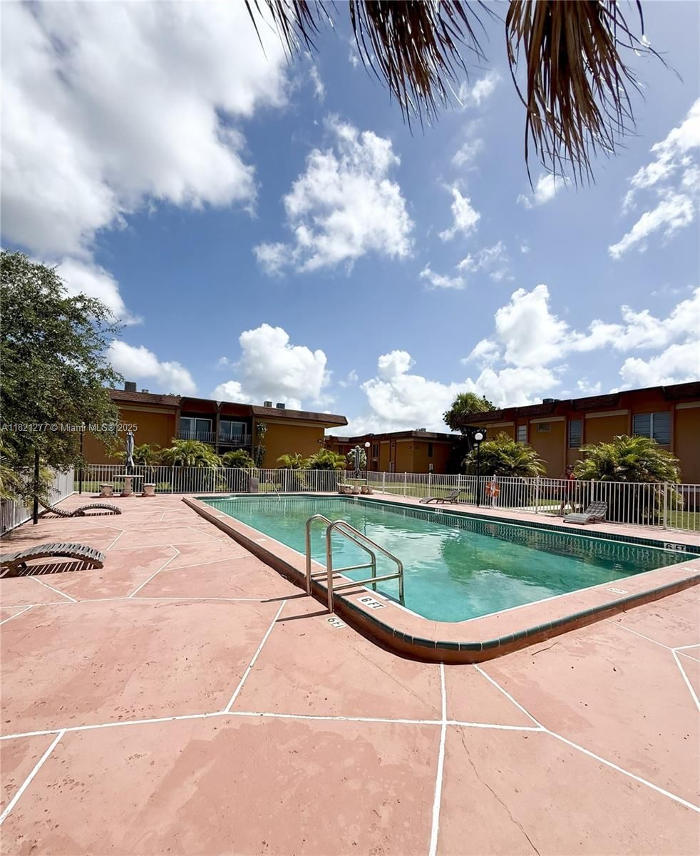 Real estate property located at 9449 76th St T2, Miami-dade, Sunset Palms East Condo, Miami, FL