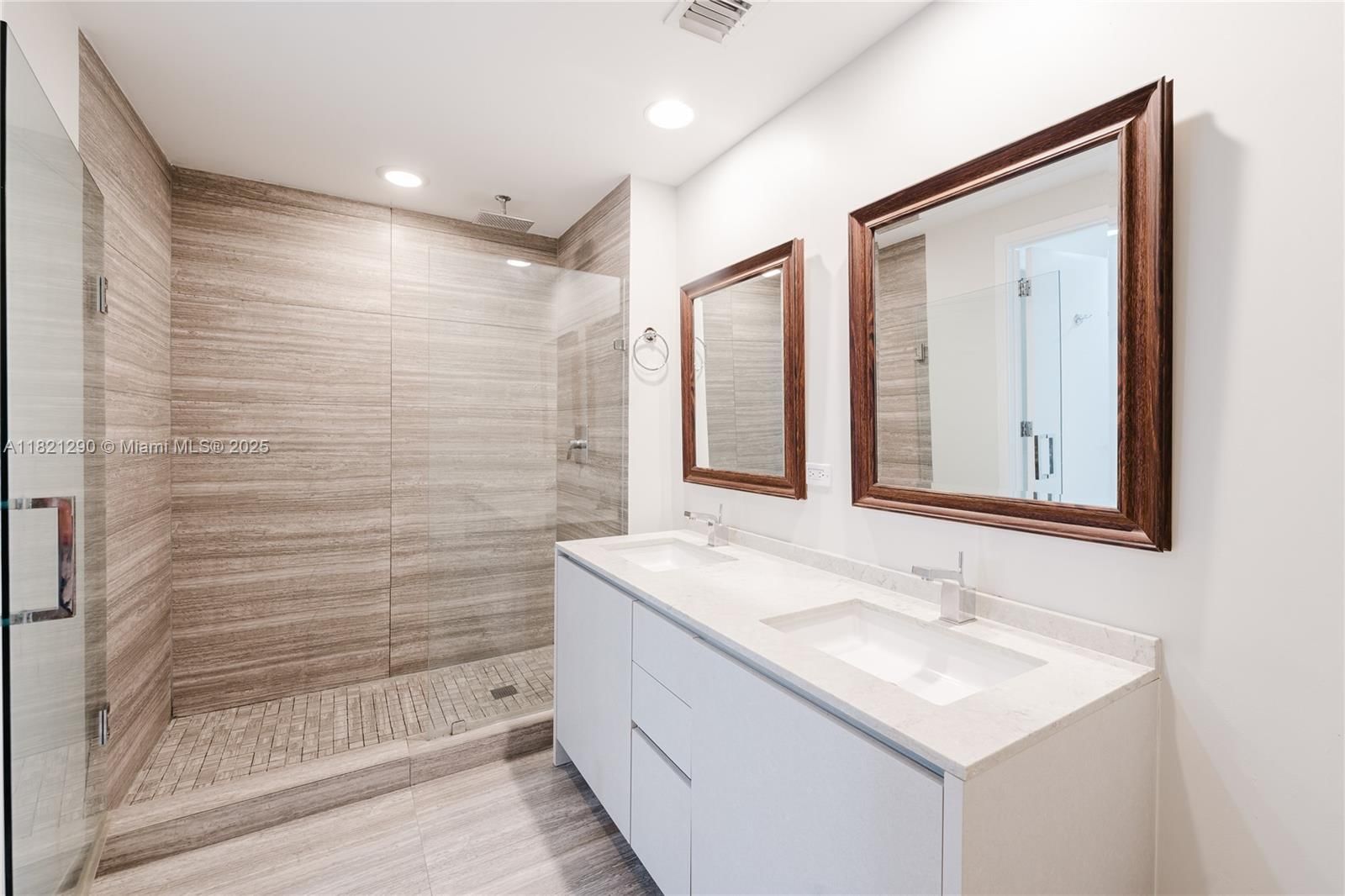 Real estate property located at 1010 Brickell Ave #1409, Miami-dade, 1010 Brickell Condo, Miami, FL