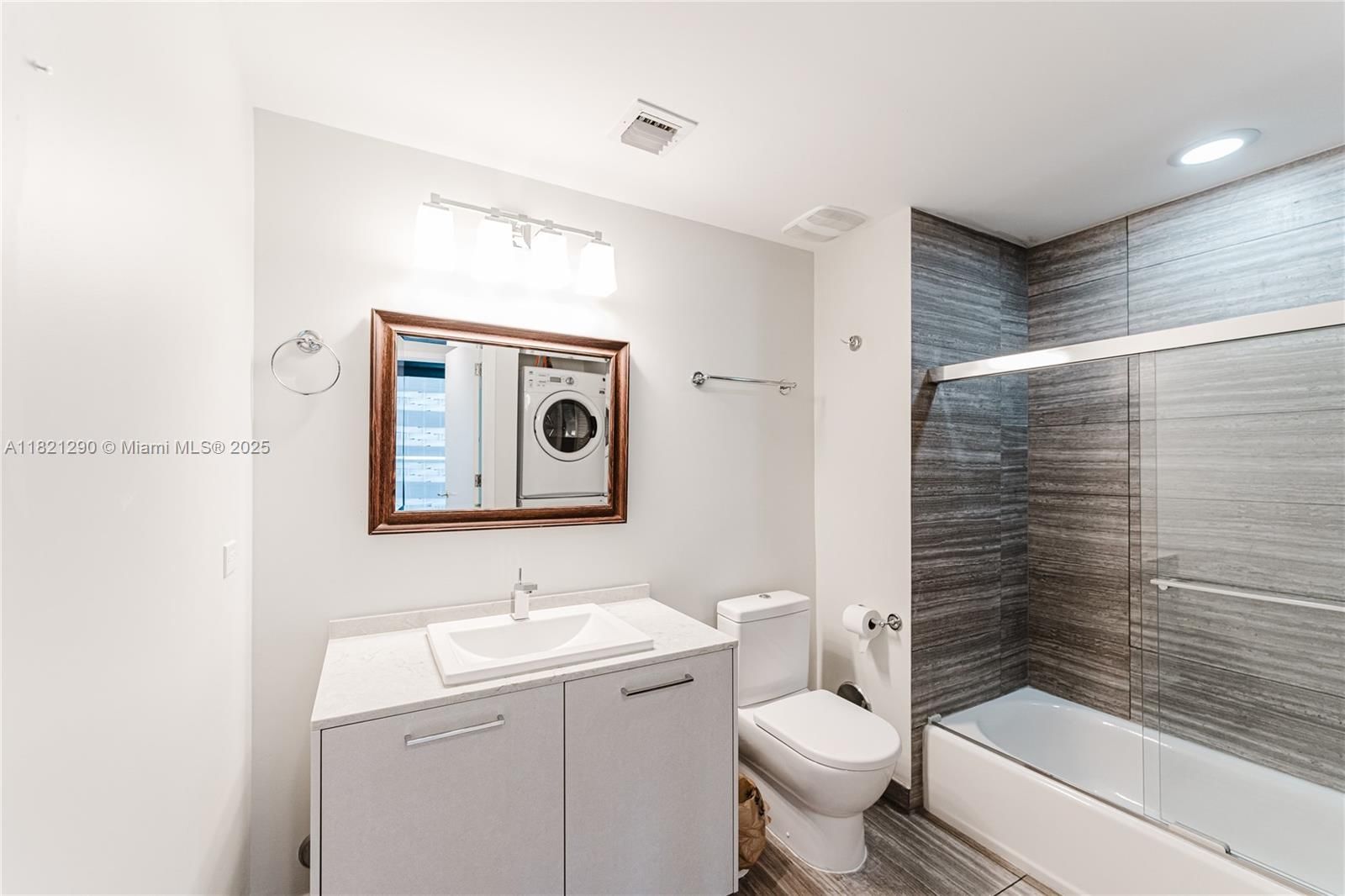 Real estate property located at 1010 Brickell Ave #1409, Miami-dade, 1010 Brickell Condo, Miami, FL