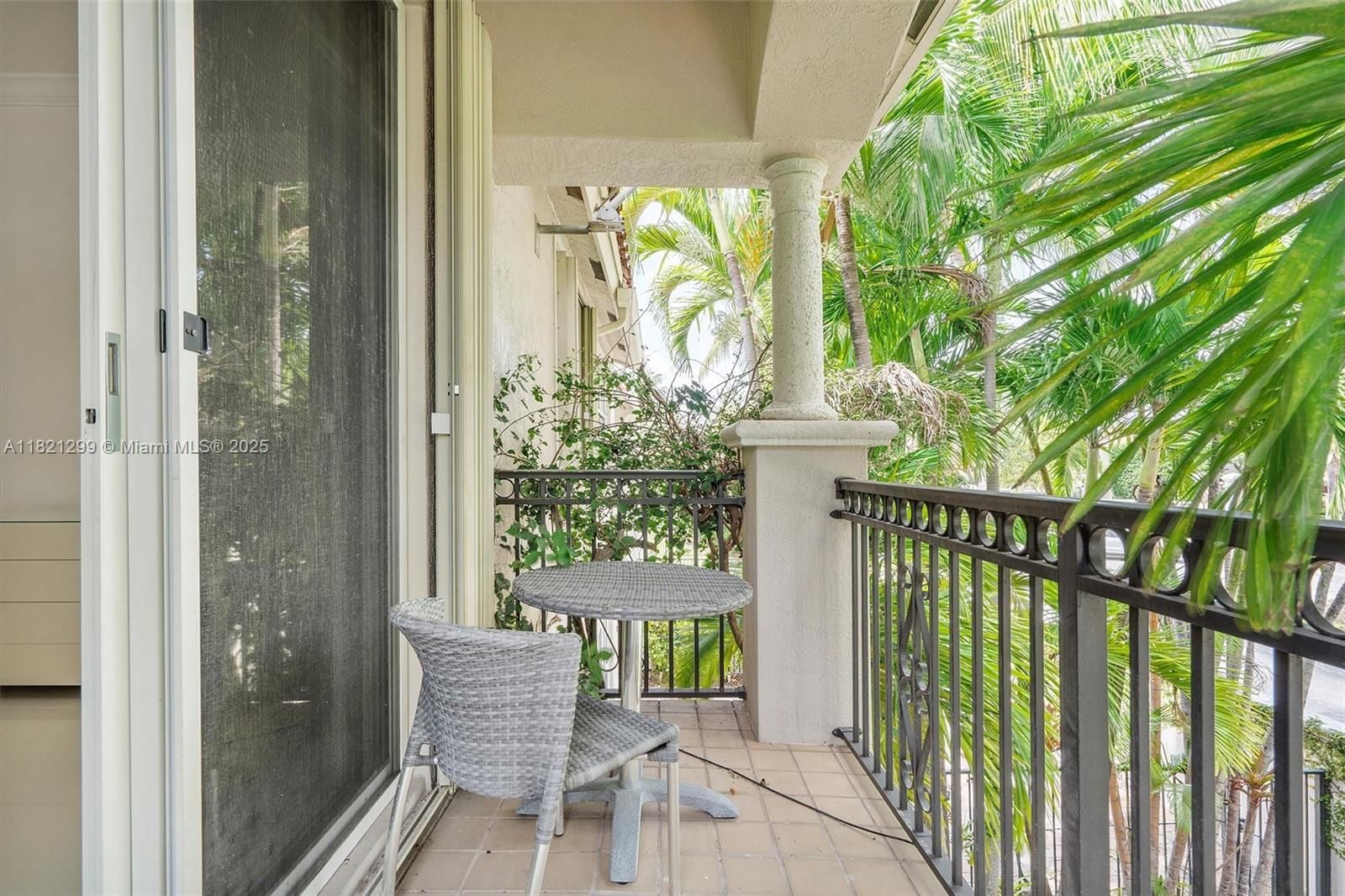 Real estate property located at 1382 Harbor Vw W, Broward, Three Islands 3rd Section, Hollywood, FL