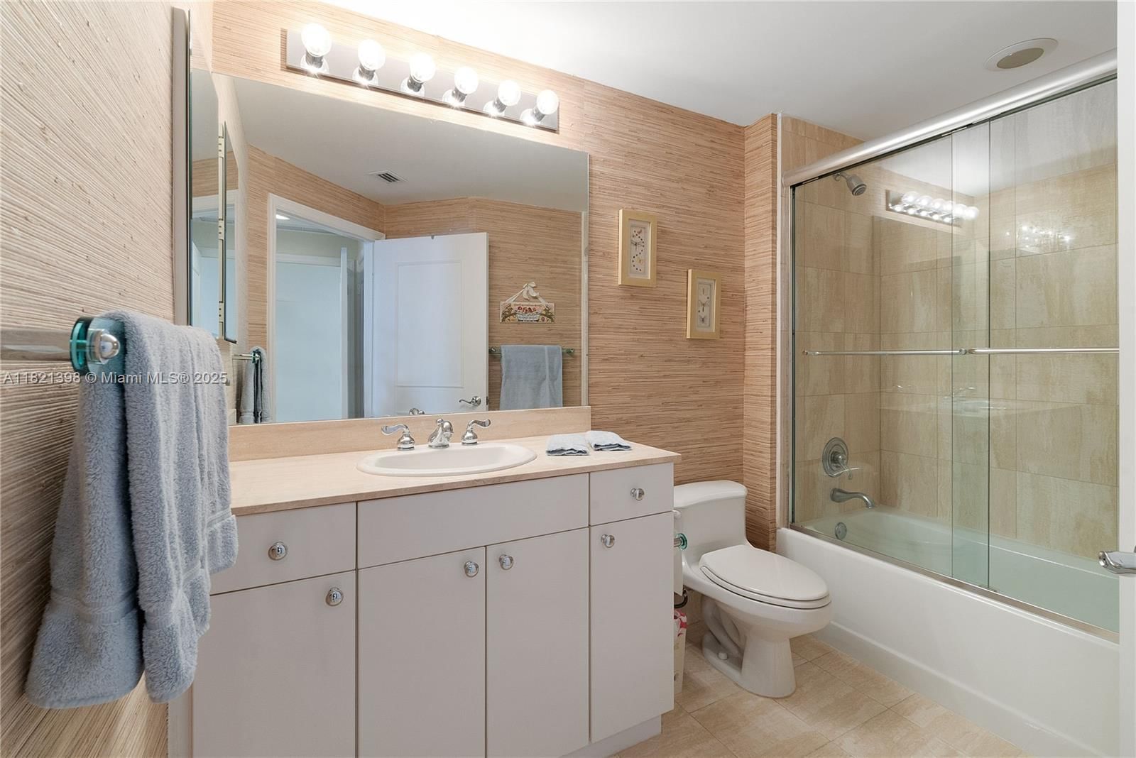 Real estate property located at 21050 Point Pl #2702, Miami-dade, Atlantic Iii At The Point, Aventura, FL