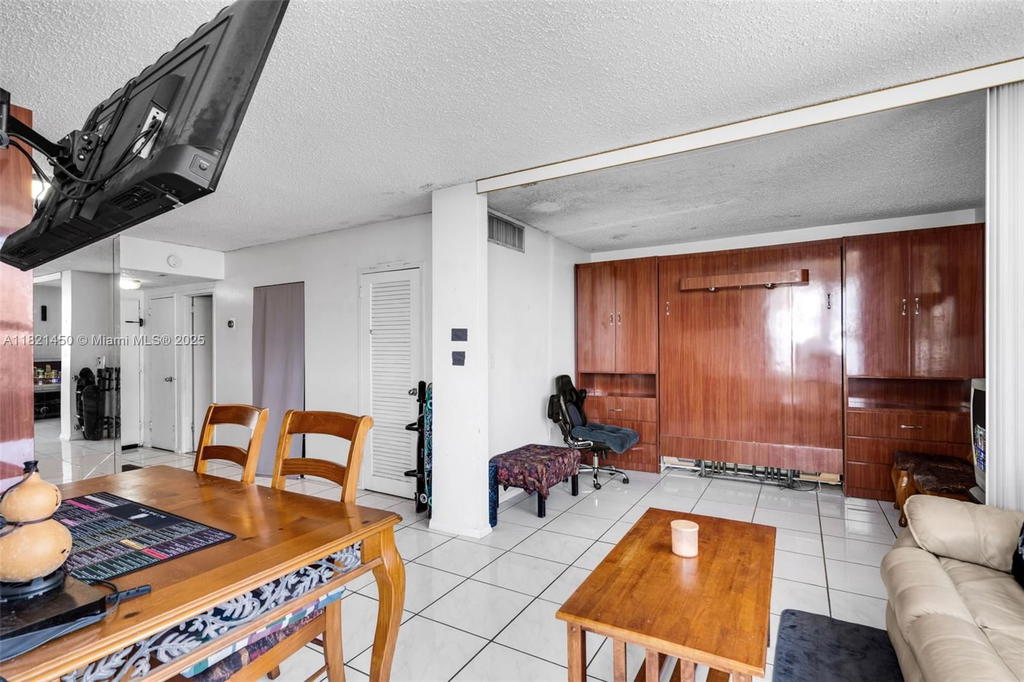 Real estate property located at 2899 Collins Ave #821, Miami-dade, Triton Tower Condo, Miami Beach, FL