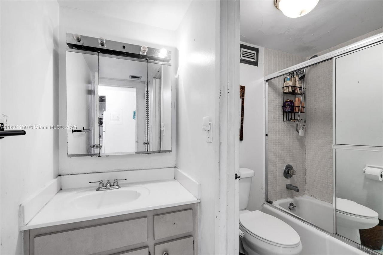 Real estate property located at 2899 Collins Ave #821, Miami-dade, Triton Tower Condo, Miami Beach, FL