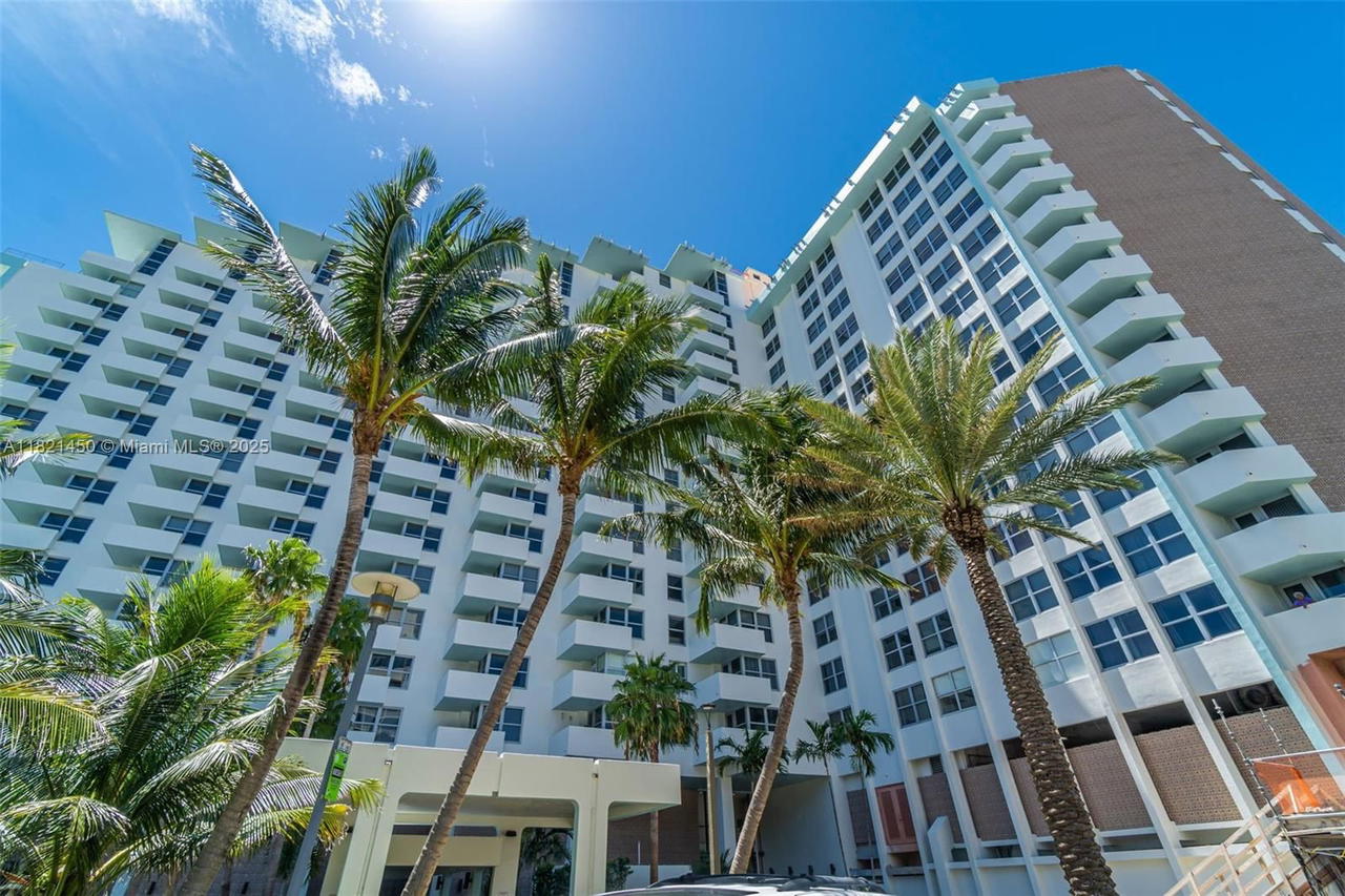 Real estate property located at 2899 Collins Ave #821, Miami-dade, Triton Tower Condo, Miami Beach, FL