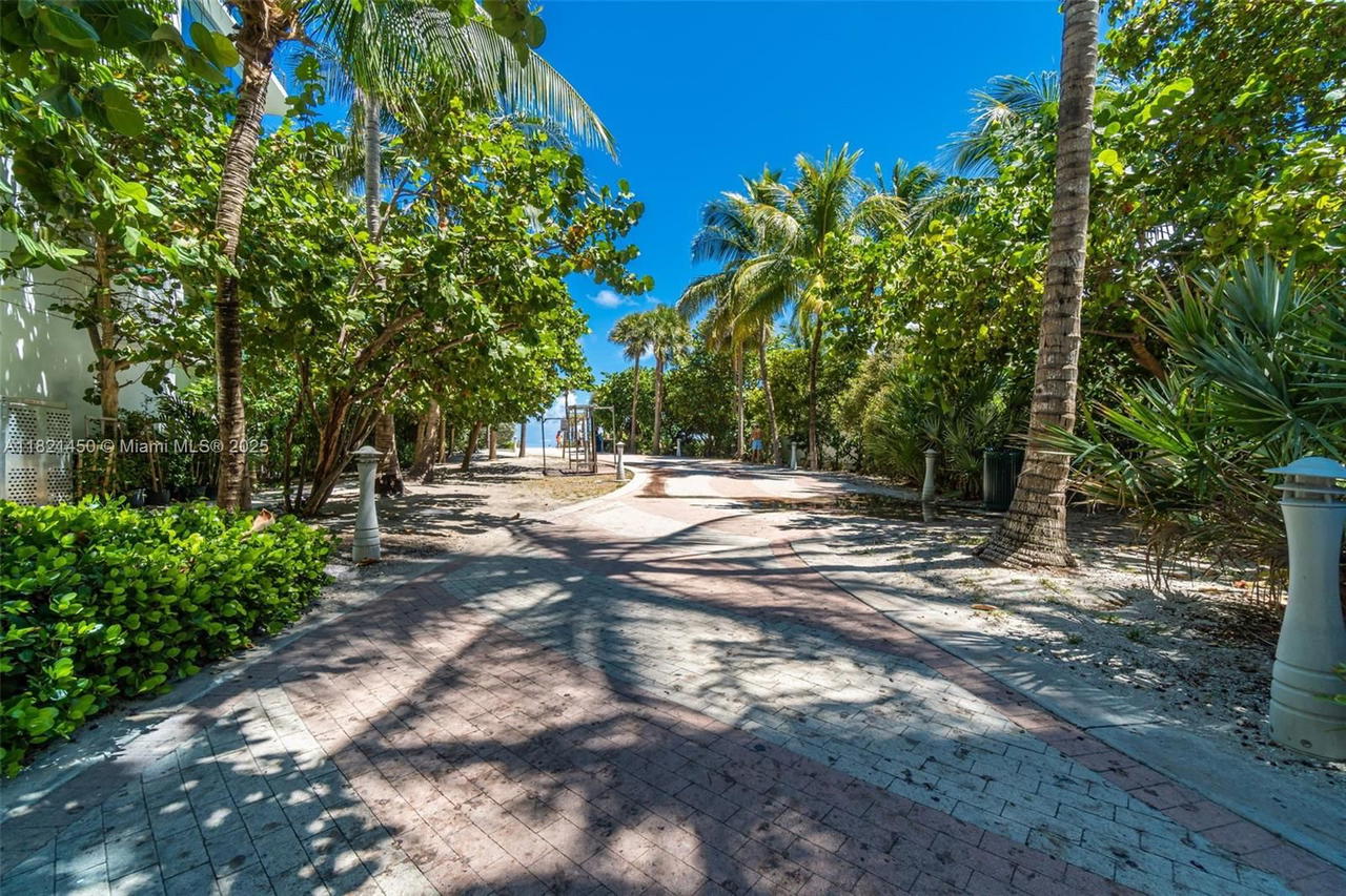 Real estate property located at 2899 Collins Ave #821, Miami-dade, Triton Tower Condo, Miami Beach, FL