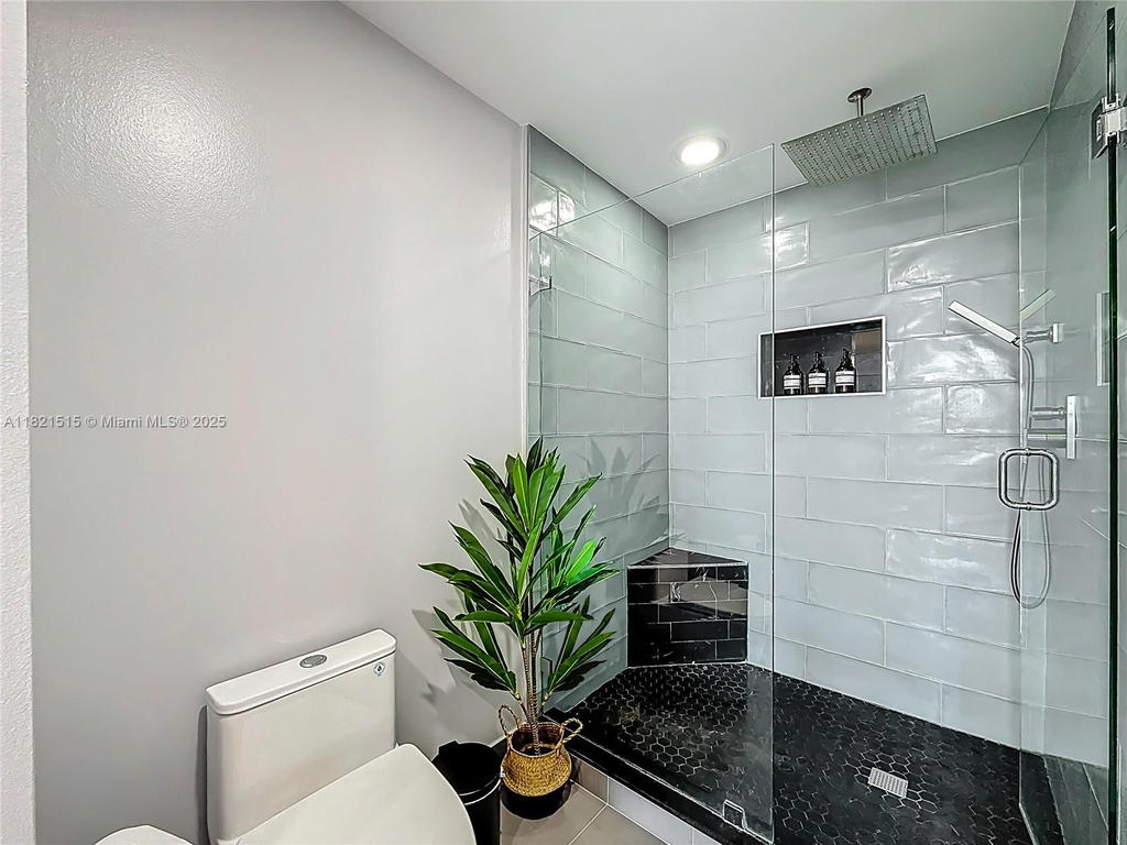 Real estate property located at 3301 1st Ave H1215, Miami-dade, Four Midtown Miami Condo, Miami, FL