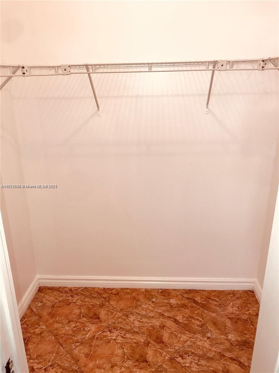 Real estate property located at 1833 Ocean Dr #305, Broward, Plaza Towers North Condo, Hallandale Beach, FL