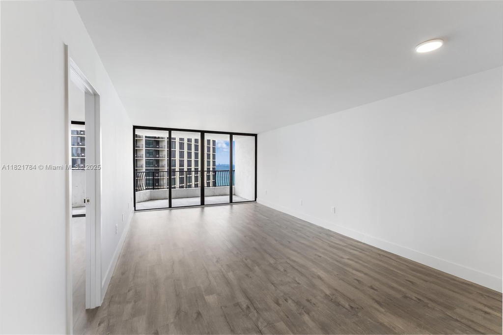 Real estate property located at 555 15th St #29F, Miami-dade, Venetia Condo, Miami, FL