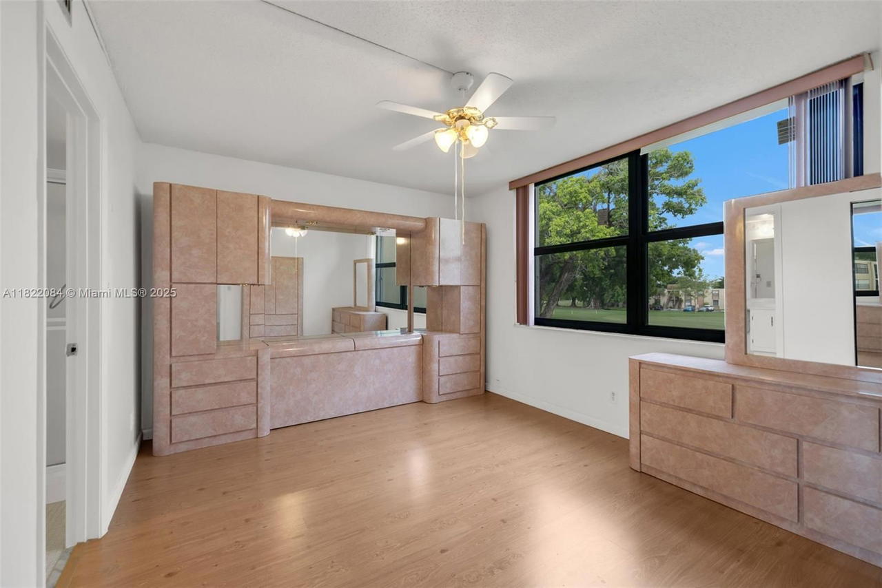 Real estate property located at 7331 18th St #205, Broward, 32 Of Palm Springs 3 Cond, Margate, FL