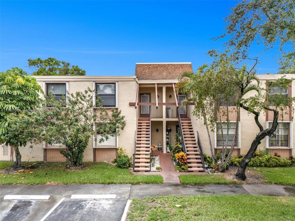 Real estate property located at 7331 18th St #205, Broward, 32 Of Palm Springs 3 Cond, Margate, FL
