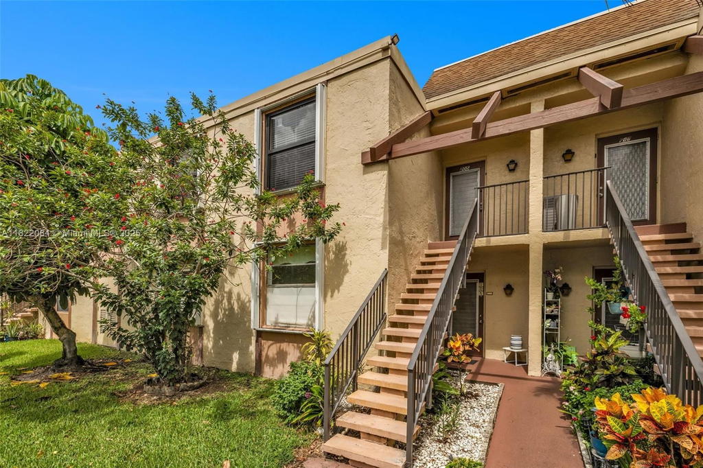 Real estate property located at 7331 18th St #205, Broward, 32 Of Palm Springs 3 Cond, Margate, FL