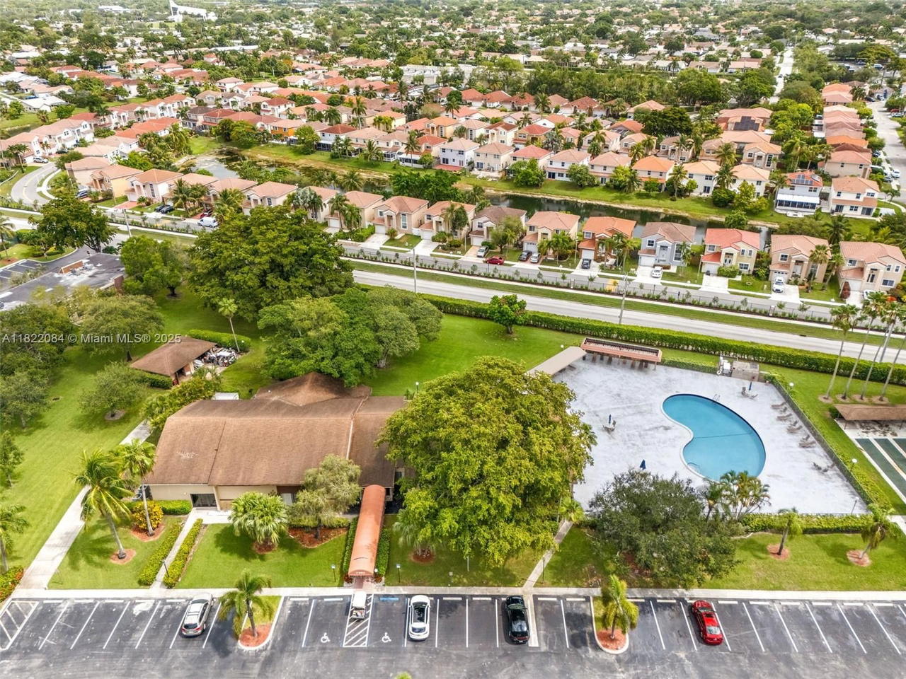 Real estate property located at 7331 18th St #205, Broward, 32 Of Palm Springs 3 Cond, Margate, FL