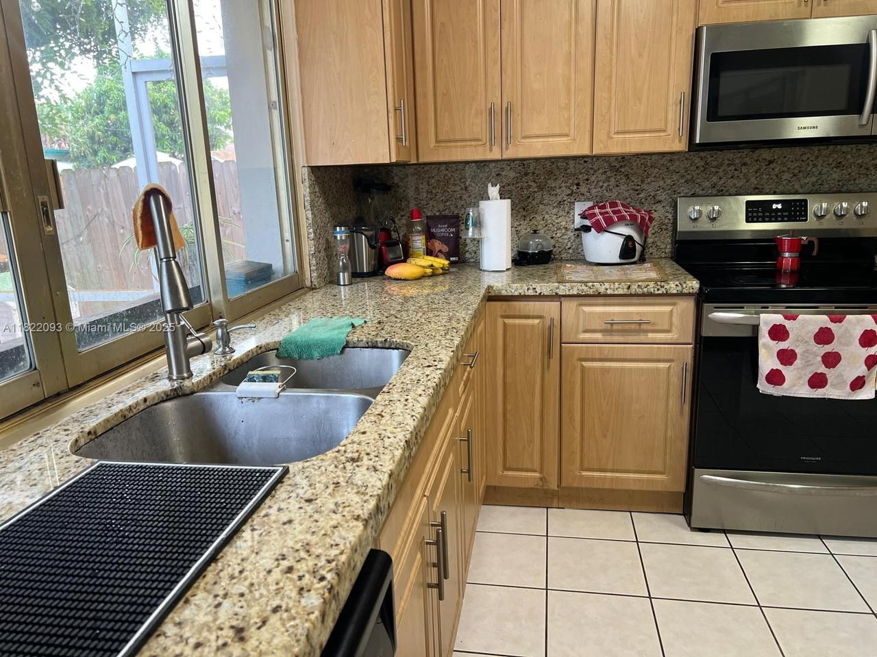 Real estate property located at 7110 11th St, Broward, Pembroke Ranches, Pembroke Pines, FL